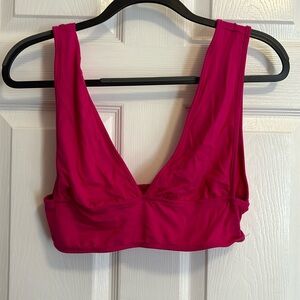 V cut cropped tank top